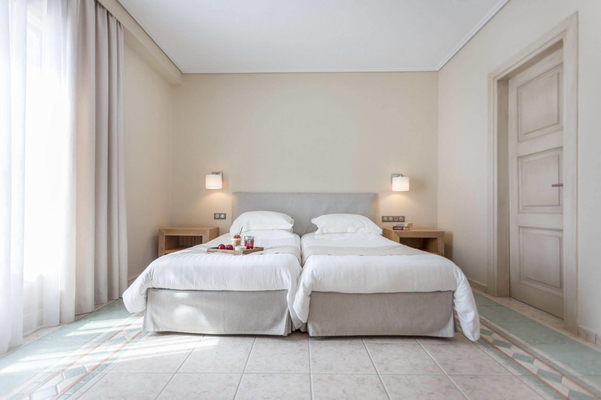 Hotel Porto Naxos 4*